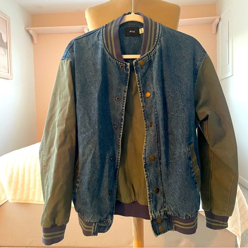 COPY - BDG Vintage Bomber jacket - suitable for men or women - size XS
